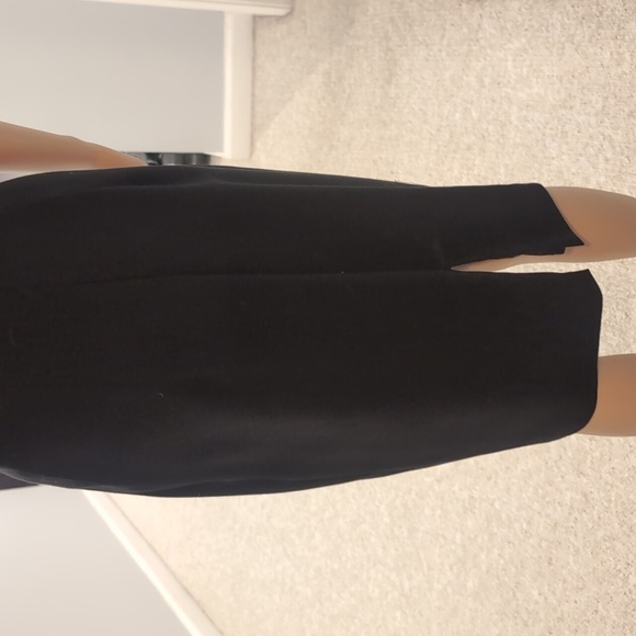 Black halo pencil dress - Picture 6 of 9